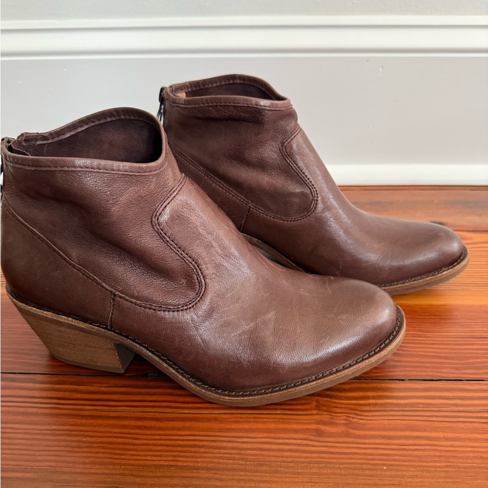 Sofft leather boots